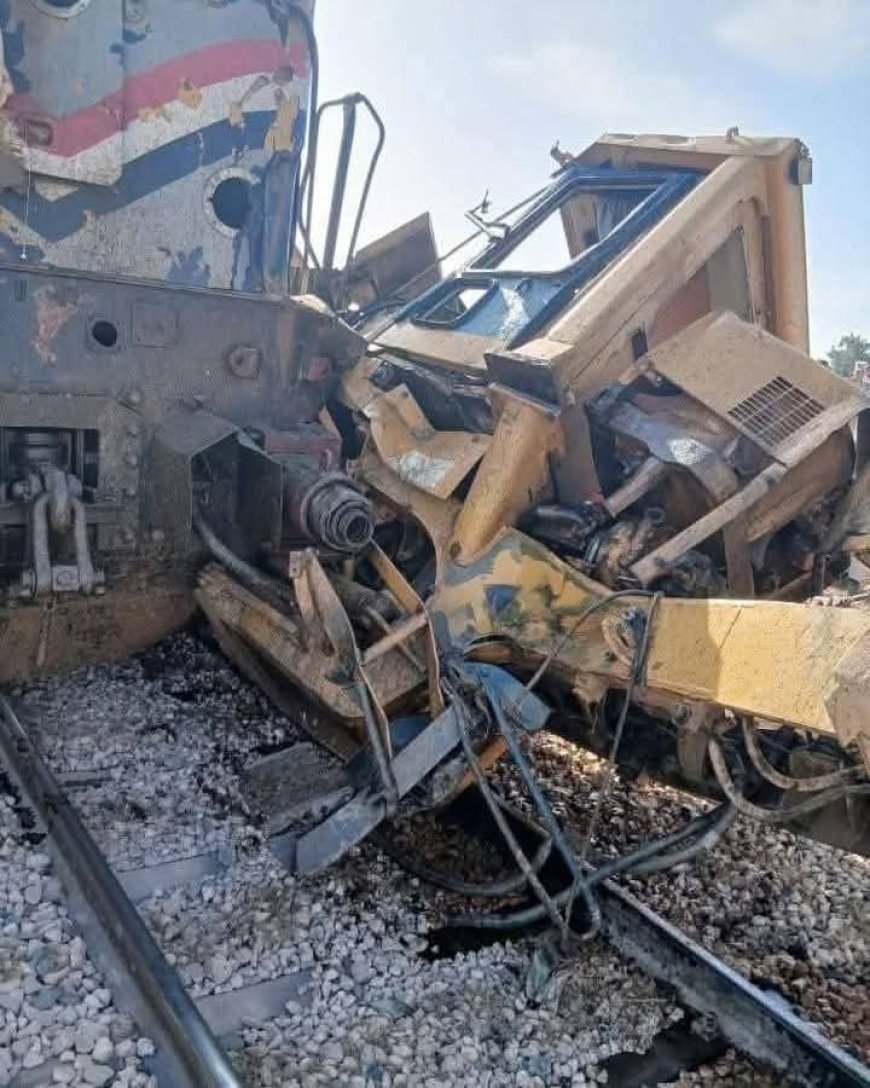 تصادم قطار مع لودر في غرب مدينة الحمام بمطروح