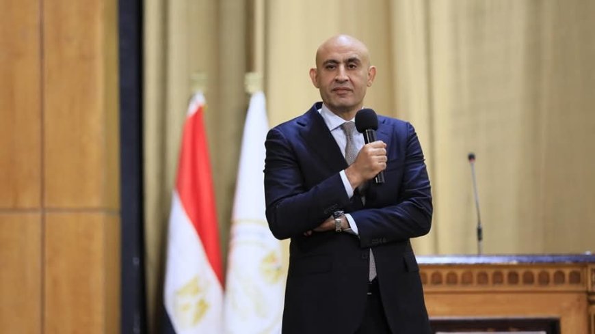 وزير التعليم يعلن تعميم تجربة توزيع وجبات ساخنة على طلاب المدارس
