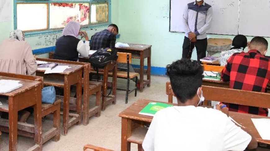 شاب يقتحم لجنة للقاء حبيته